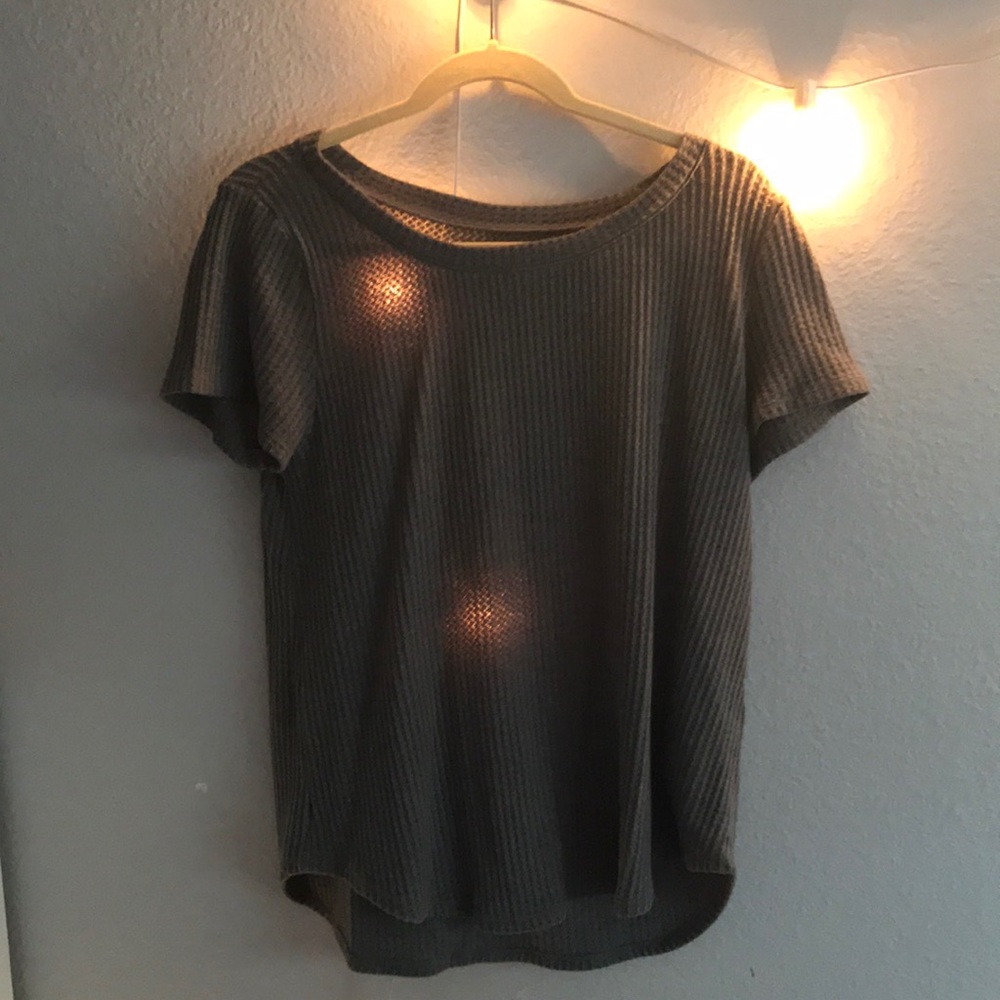 Grey hollister shirt